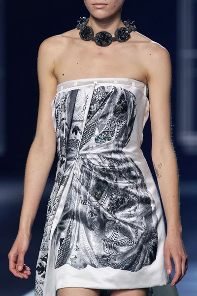Look 33